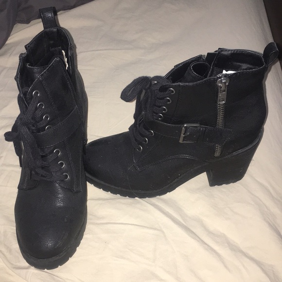 Doctor said no more heels, flats are a must - Picture 3 of 3